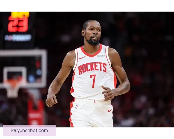 美媒曝杜兰特不喜申京 申京教球KD反感认为脑子不正常